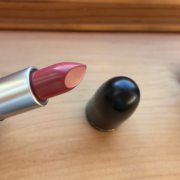 MAC Cosmetics Amplified Creme Lipstick in BRICK-O-LA Hydrating Rich Pigment NEW - Picture 10 of 10